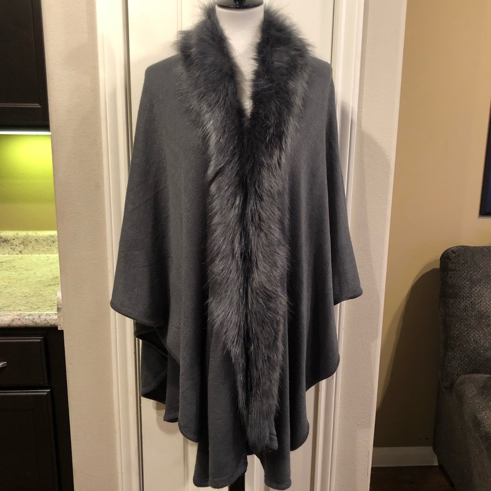 Boutique Grey Faux Fur Shawl
